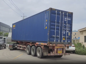 PF1210反擊破、3YA2160振動篩運往上海港發(fā)往南非